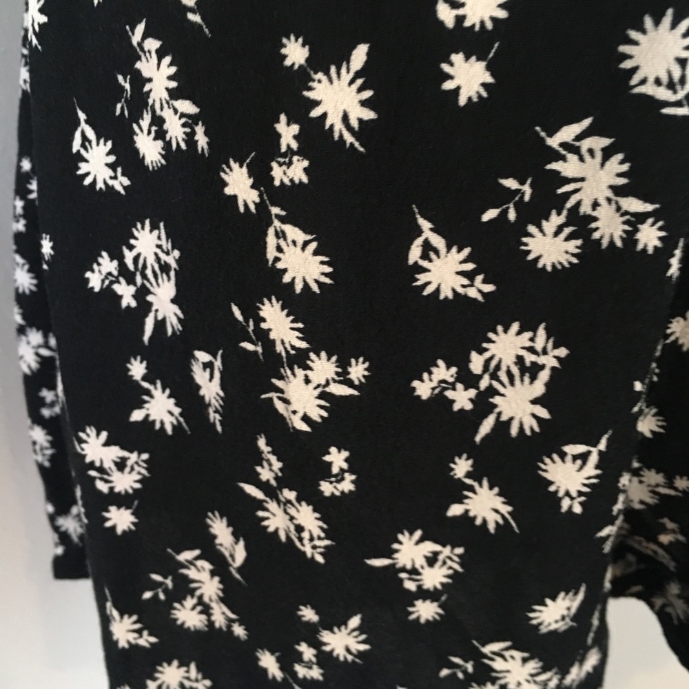 Forever 21 Romper Medium Floral Surplice - Picture 5 of 7